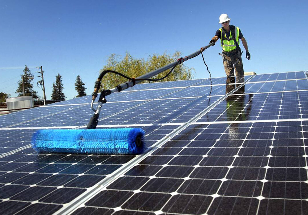 Cleaning a solar panel